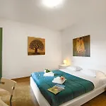 Santiago - Happy * Lugano