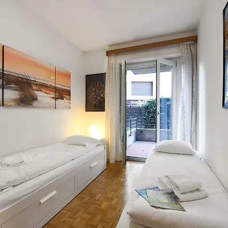 Apartment Santiago Home With Lake-View Balconies - Happy Rentals