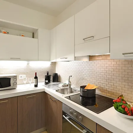 Santiago Home With Lake-View Balconies - Happy Rentals Apartment
