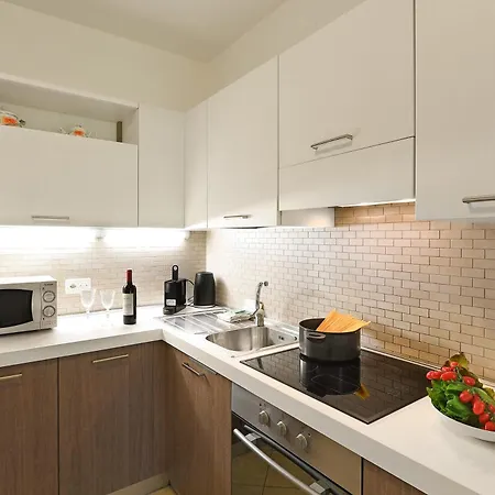 Apartment Santiago Home With Lake-View Balconies - Happy Rentals *