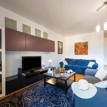 Santiago Home With Lake-View Balconies - Happy Rentals Apartment Lugano